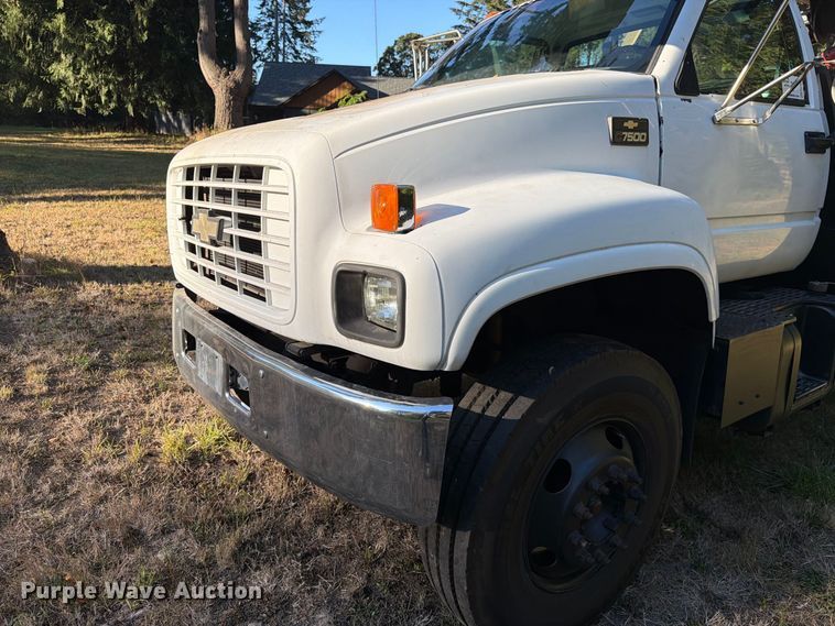 image for item FK4645 2001 Chevrolet C7 bucket truck