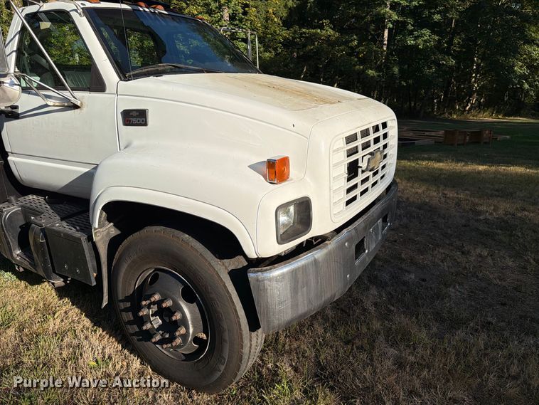 image for item FK4645 2001 Chevrolet C7 bucket truck