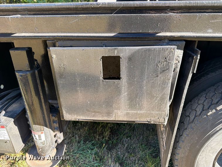 image for item FK4645 2001 Chevrolet C7 bucket truck