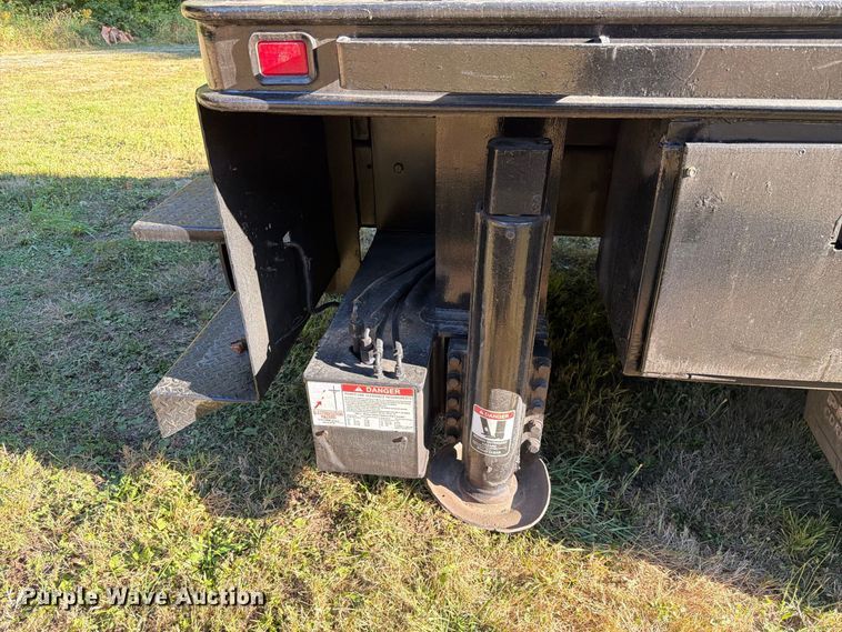 image for item FK4645 2001 Chevrolet C7 bucket truck