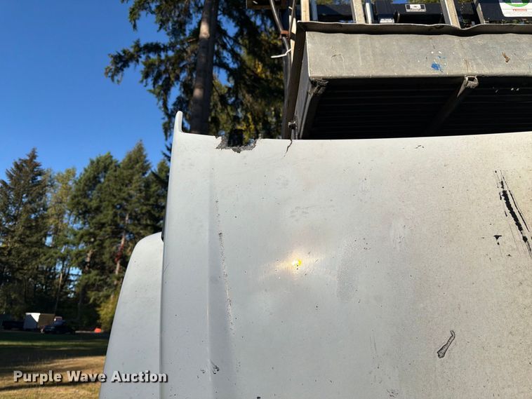 image for item FK4645 2001 Chevrolet C7 bucket truck