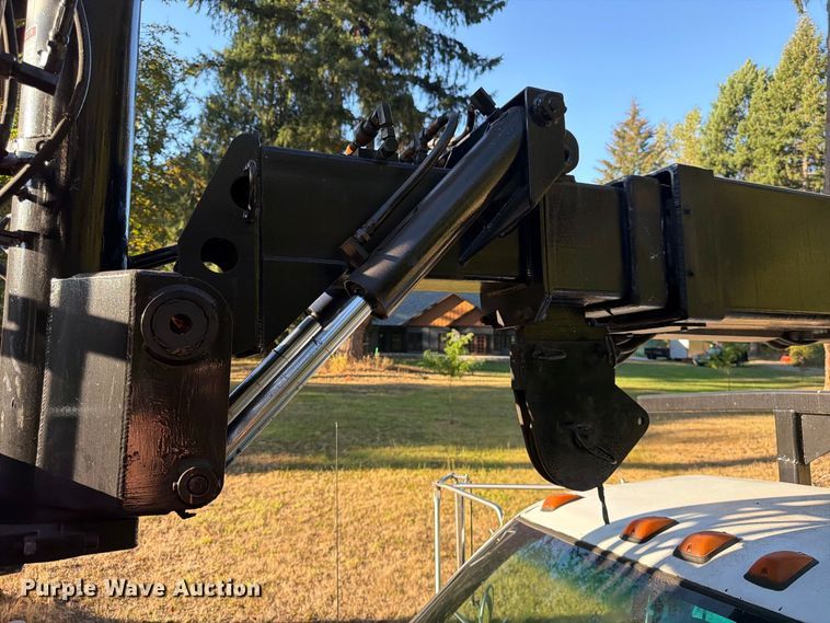 image for item FK4645 2001 Chevrolet C7 bucket truck