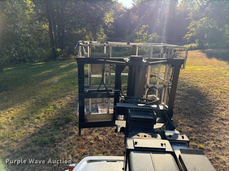 image for item FK4645 2001 Chevrolet C7 bucket truck