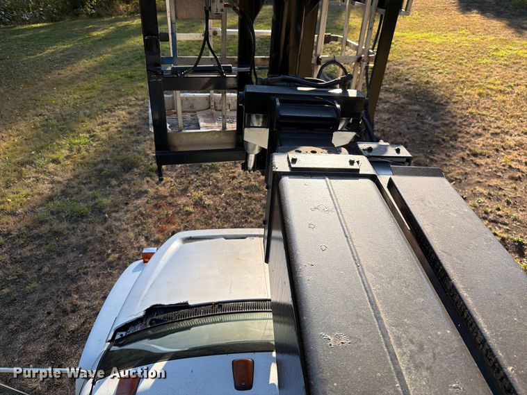 image for item FK4645 2001 Chevrolet C7 bucket truck