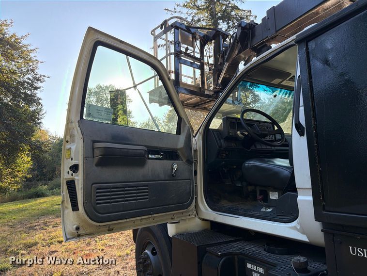 image for item FK4645 2001 Chevrolet C7 bucket truck