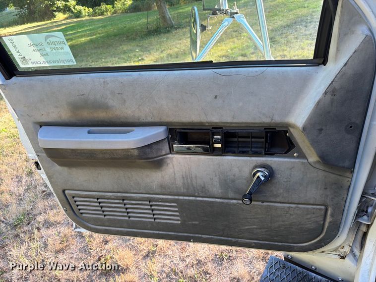 image for item FK4645 2001 Chevrolet C7 bucket truck