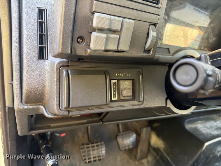 image for item FK4645 2001 Chevrolet C7 bucket truck