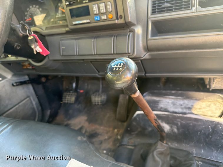 image for item FK4645 2001 Chevrolet C7 bucket truck