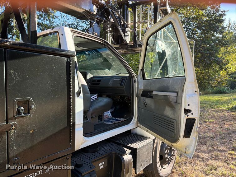 image for item FK4645 2001 Chevrolet C7 bucket truck