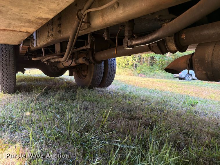 image for item FK4645 2001 Chevrolet C7 bucket truck