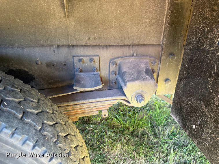 image for item FK4645 2001 Chevrolet C7 bucket truck