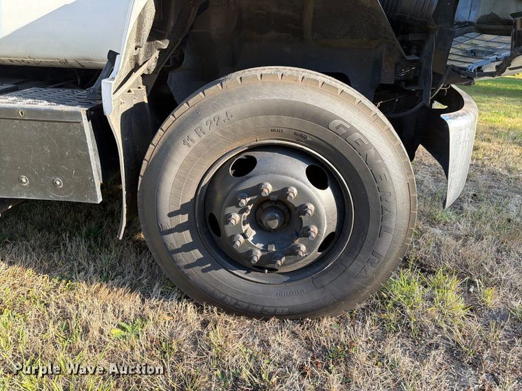 image for item FK4645 2001 Chevrolet C7 bucket truck