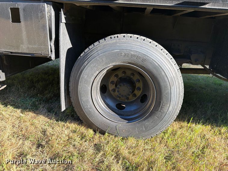 image for item FK4645 2001 Chevrolet C7 bucket truck