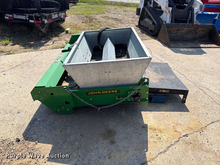 image for item FK5225 John Deere TD100 top dresser spreader