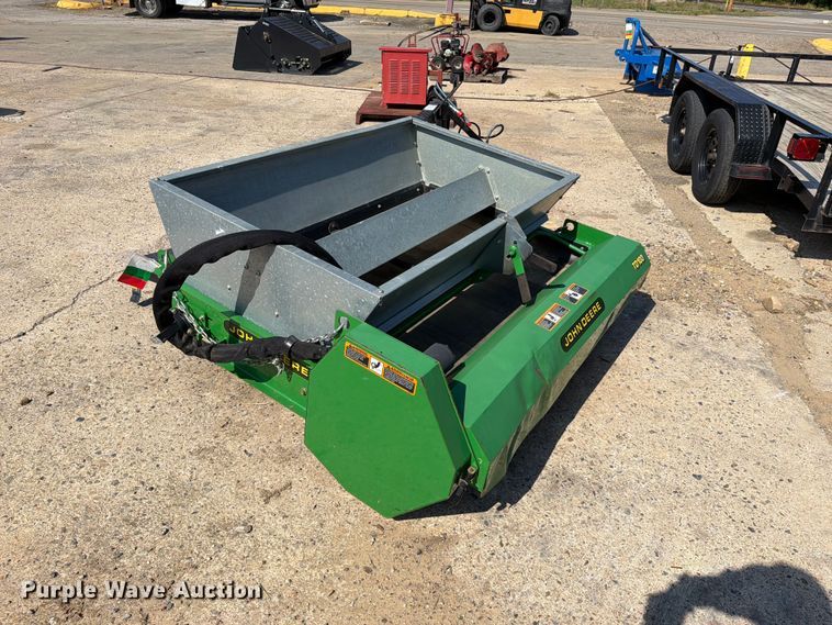 image for item FK5225 John Deere TD100 top dresser spreader