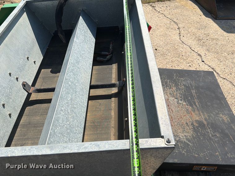 image for item FK5225 John Deere TD100 top dresser spreader