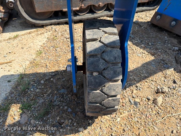 image for item FK5227 Topcat SSSG72 skid steer dozer blade