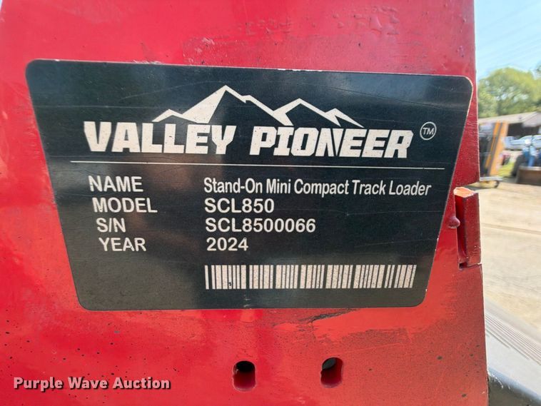 image for item FK5229 2024 Valley Pioneer SCL850 compact utility loader