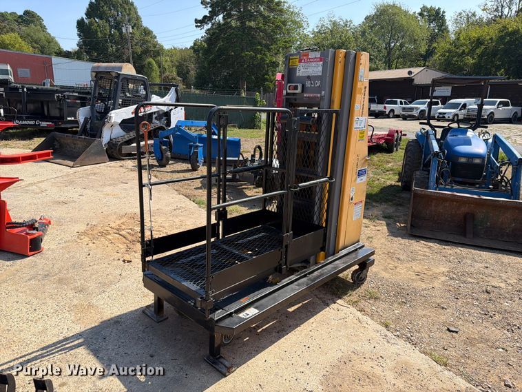 Workforce XLT1571 vertical lift