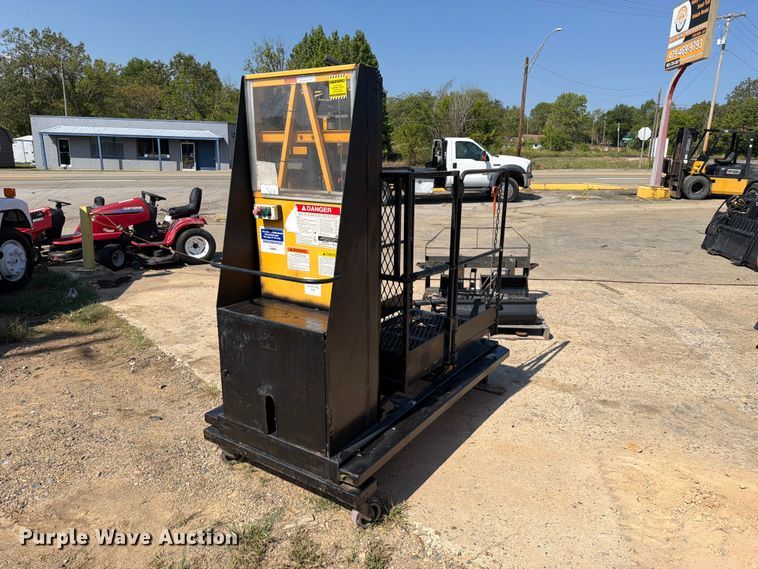image for item FK5234 Workforce XLT1571 vertical lift