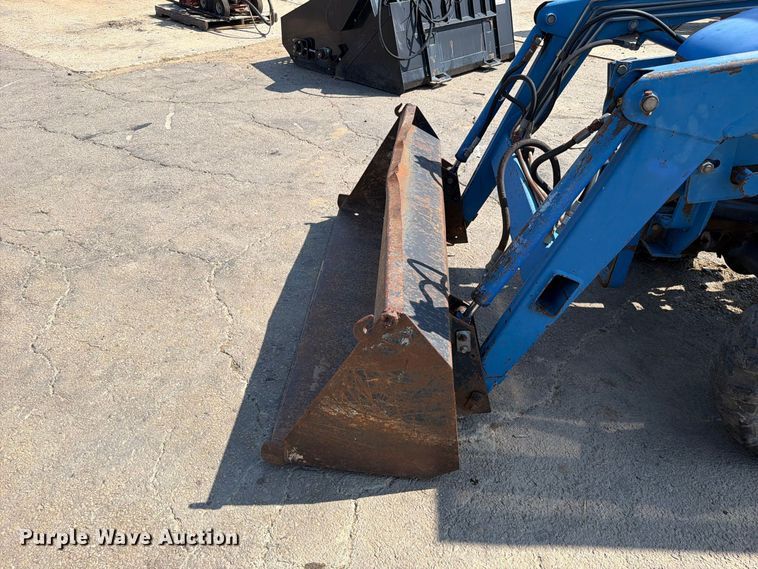 image for item FK5236 New Holland TC29 MFWD tractor