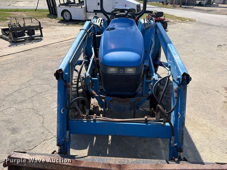 image for item FK5236 New Holland TC29 MFWD tractor