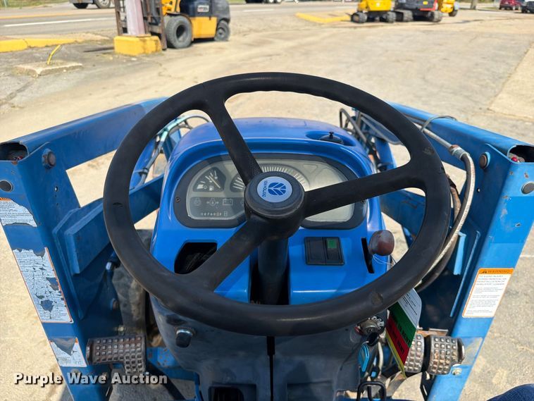 image for item FK5236 New Holland TC29 MFWD tractor
