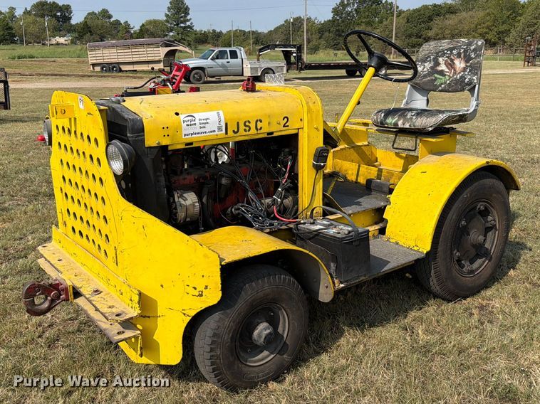 Clarktor aircraft tug