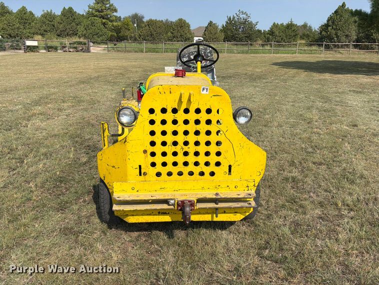 image for item FK5259 Clarktor aircraft tug