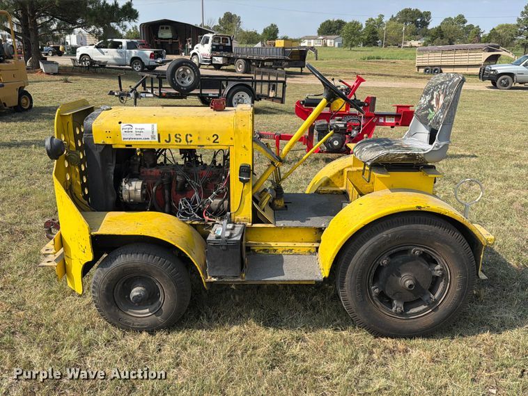 image for item FK5259 Clarktor aircraft tug