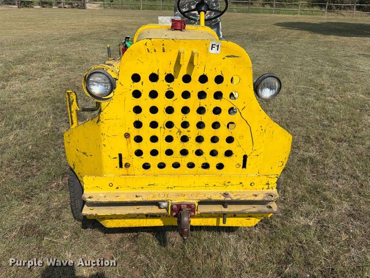 image for item FK5259 Clarktor aircraft tug