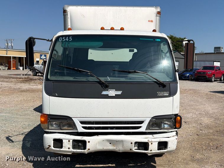 image for item FK5262 2005 Chevrolet W4S042 box truck