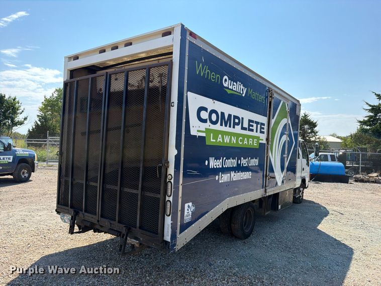 image for item FK5262 2005 Chevrolet W4S042 box truck