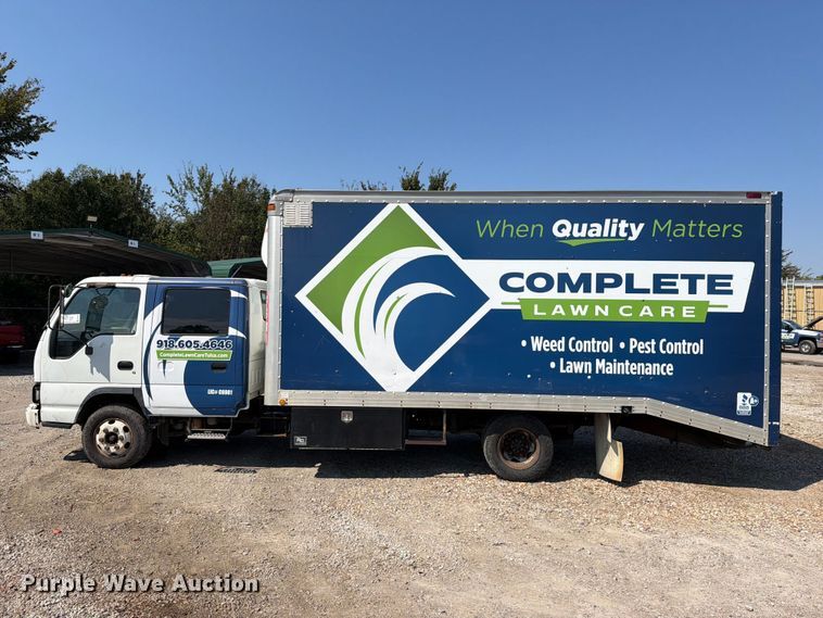 image for item FK5262 2005 Chevrolet W4S042 box truck