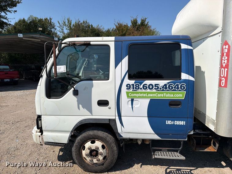 image for item FK5262 2005 Chevrolet W4S042 box truck