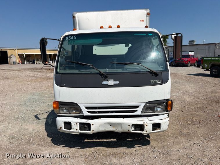 image for item FK5262 2005 Chevrolet W4S042 box truck