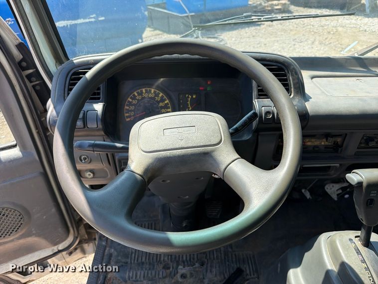 image for item FK5262 2005 Chevrolet W4S042 box truck