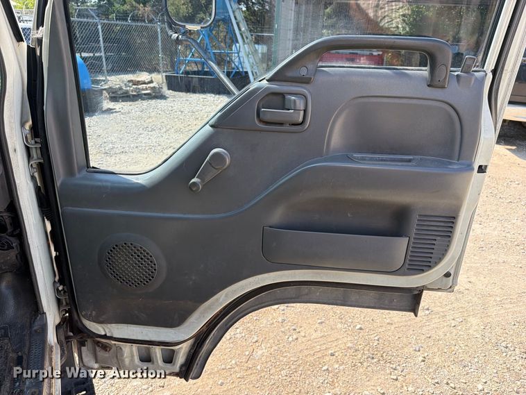 image for item FK5262 2005 Chevrolet W4S042 box truck