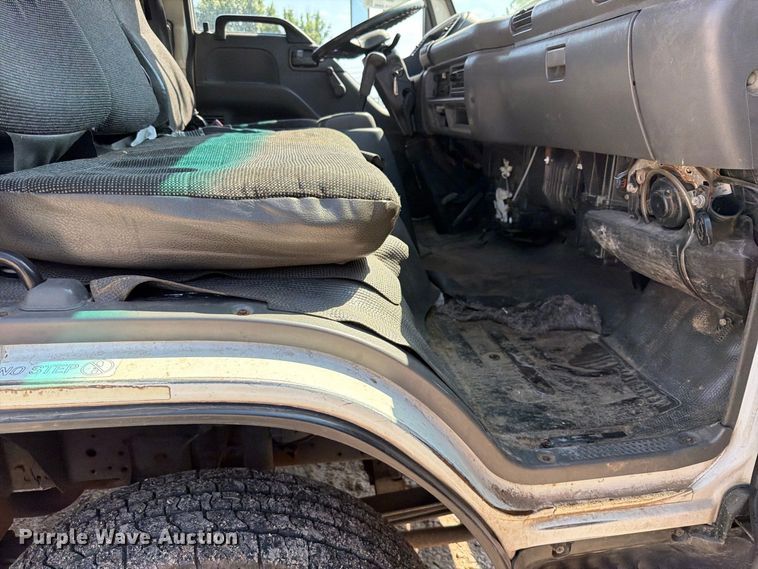 image for item FK5262 2005 Chevrolet W4S042 box truck