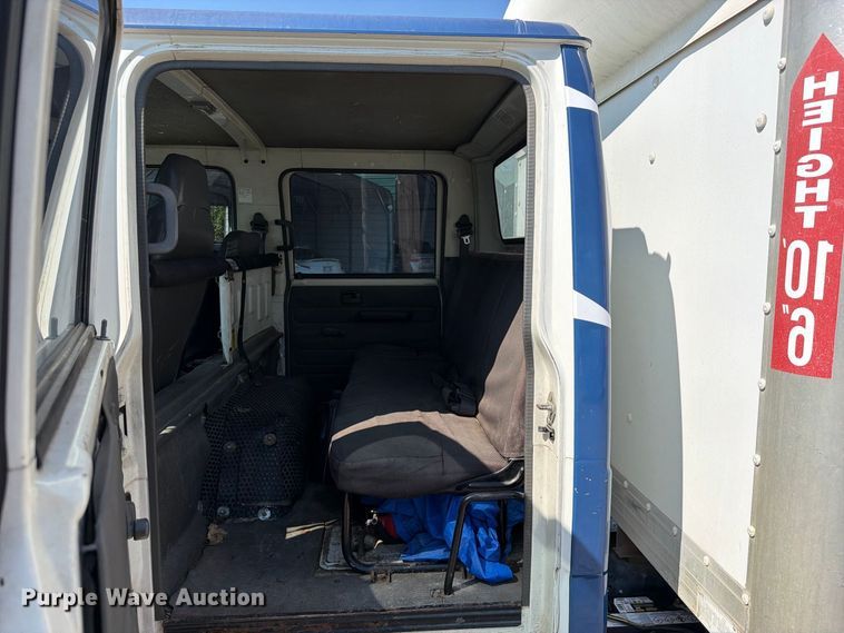 image for item FK5262 2005 Chevrolet W4S042 box truck