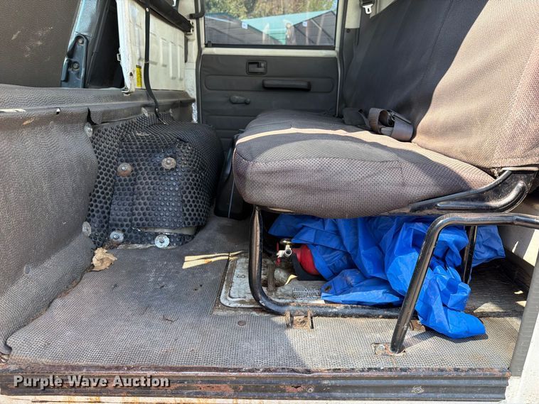 image for item FK5262 2005 Chevrolet W4S042 box truck