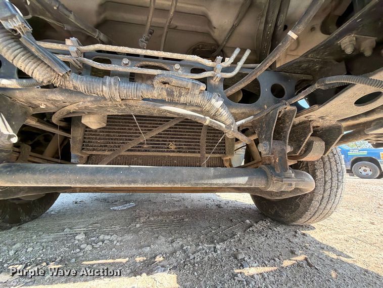 image for item FK5262 2005 Chevrolet W4S042 box truck