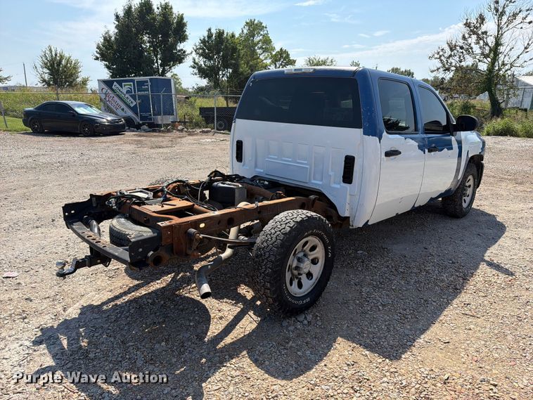 image for item FK5263 2013 Chevrolet Silverado 1500 Crew Cab pickup truck cab and chassis