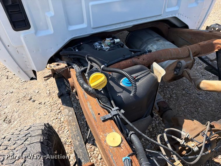 image for item FK5263 2013 Chevrolet Silverado 1500 Crew Cab pickup truck cab and chassis
