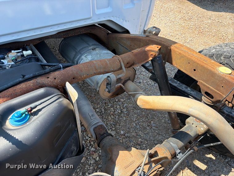 image for item FK5263 2013 Chevrolet Silverado 1500 Crew Cab pickup truck cab and chassis