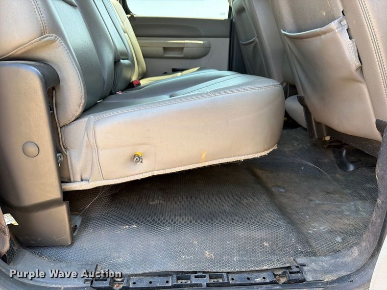 image for item FK5263 2013 Chevrolet Silverado 1500 Crew Cab pickup truck cab and chassis