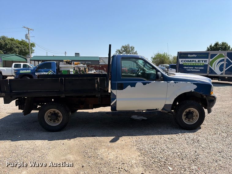 image for item FK5264 2004 Ford F250 Super Duty flatbed pickup truck