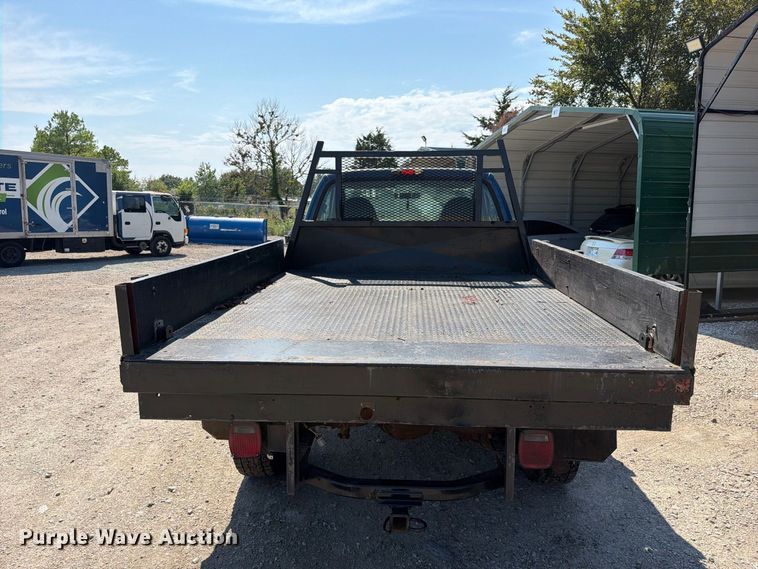 image for item FK5264 2004 Ford F250 Super Duty flatbed pickup truck