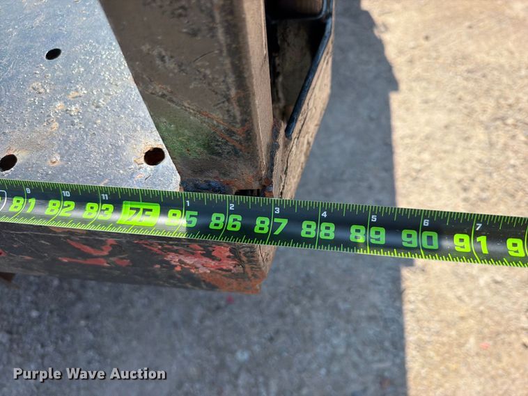 image for item FK5264 2004 Ford F250 Super Duty flatbed pickup truck