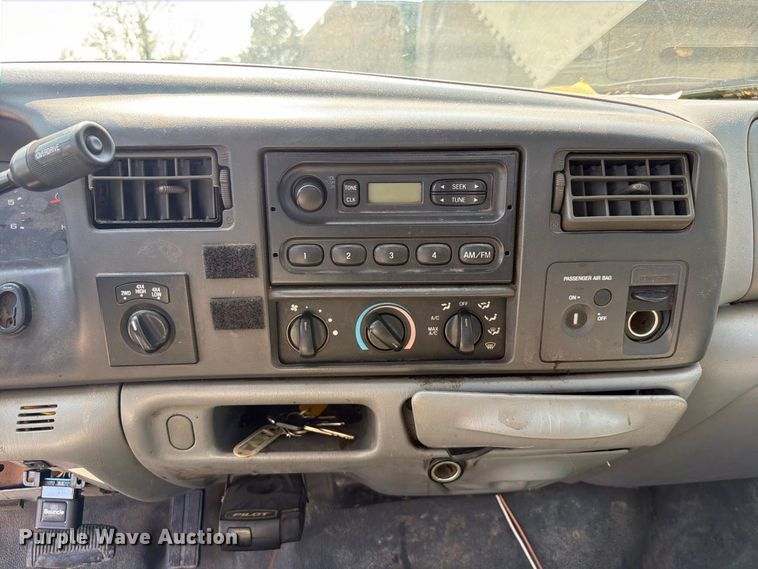 image for item FK5264 2004 Ford F250 Super Duty flatbed pickup truck